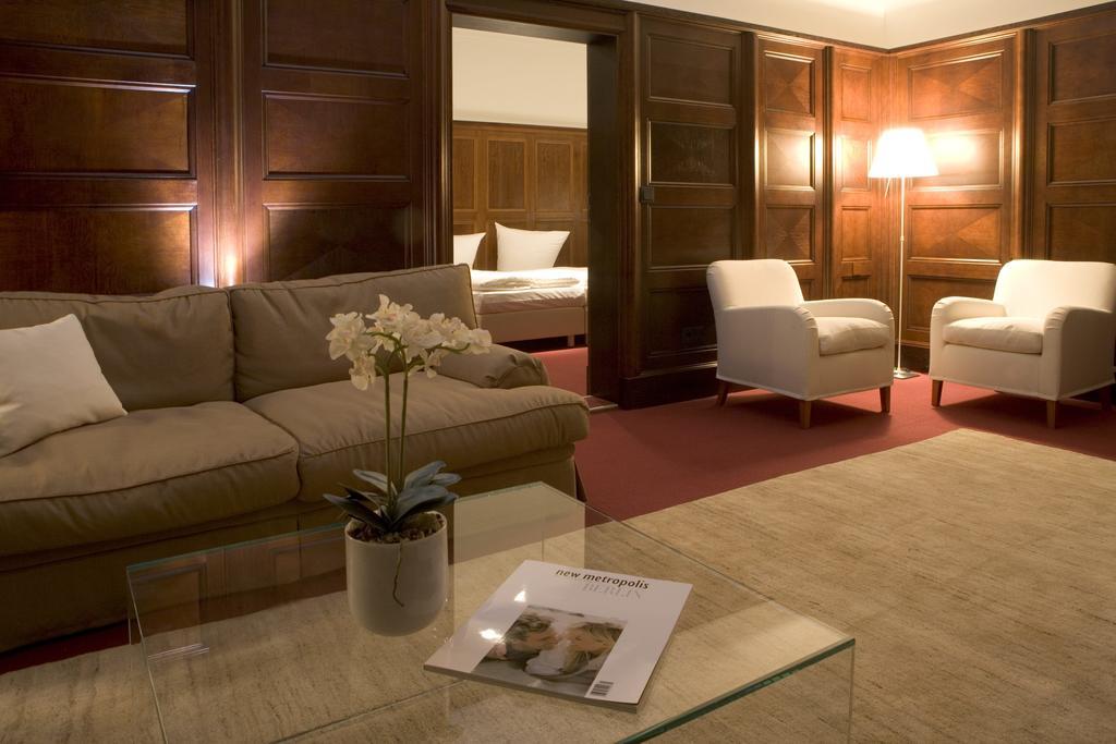 Ellington Hotel